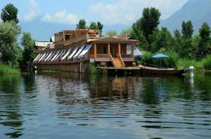 sukoon-houseboat